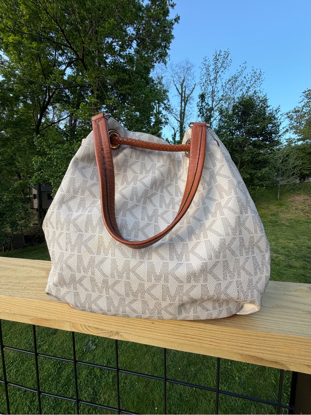 Michael Kors Jet Set Signature Drawstring Tote Bag Vanilla Brown Shoulder Purse - Picture 4 of 5